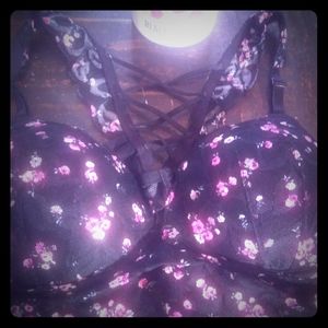 Do not buy ...Beautiful victoria bra